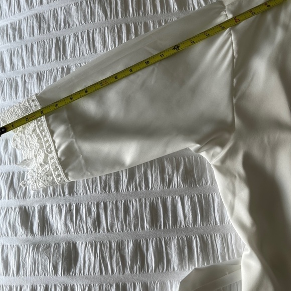 ROBE Flowy Short Length Tie Waist White Floral Lace Trim Sheer Loungewear - Picture 10 of 11